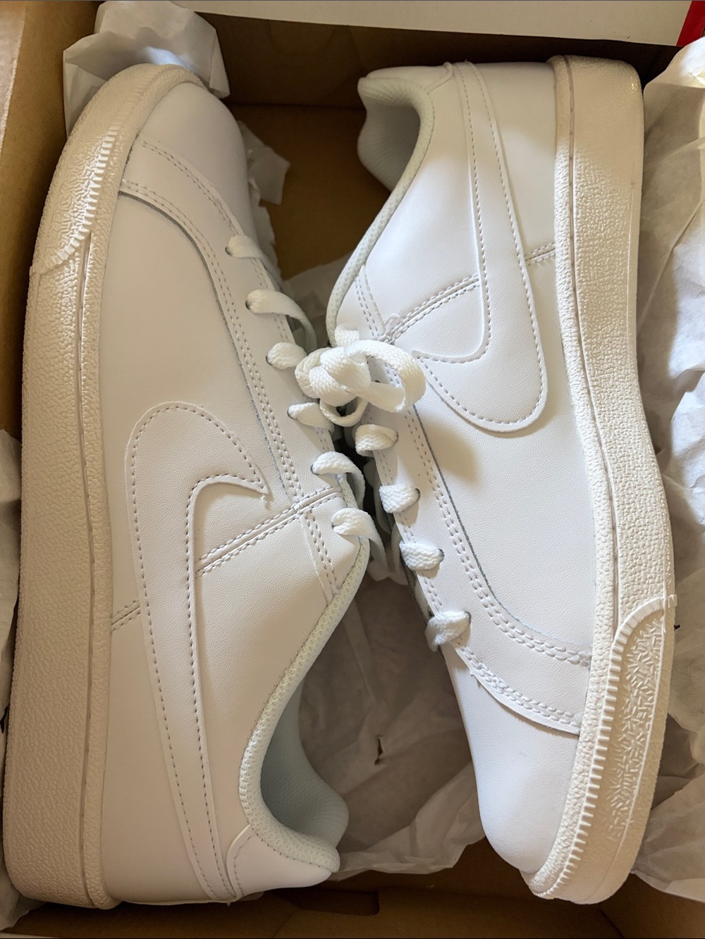 Nike women’s Nike Court Royale 10.5 New in the box